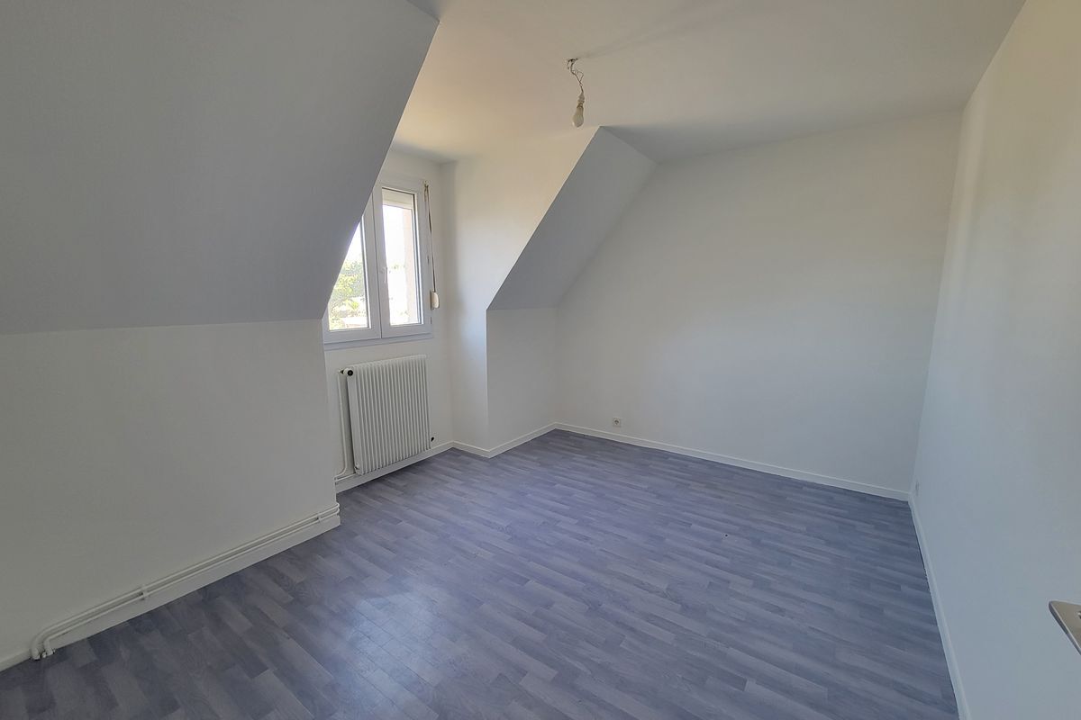 À SABLÉ-SUR-SARTHE : BELLE MAISON T5 de 86 m² en parfait état avec garage