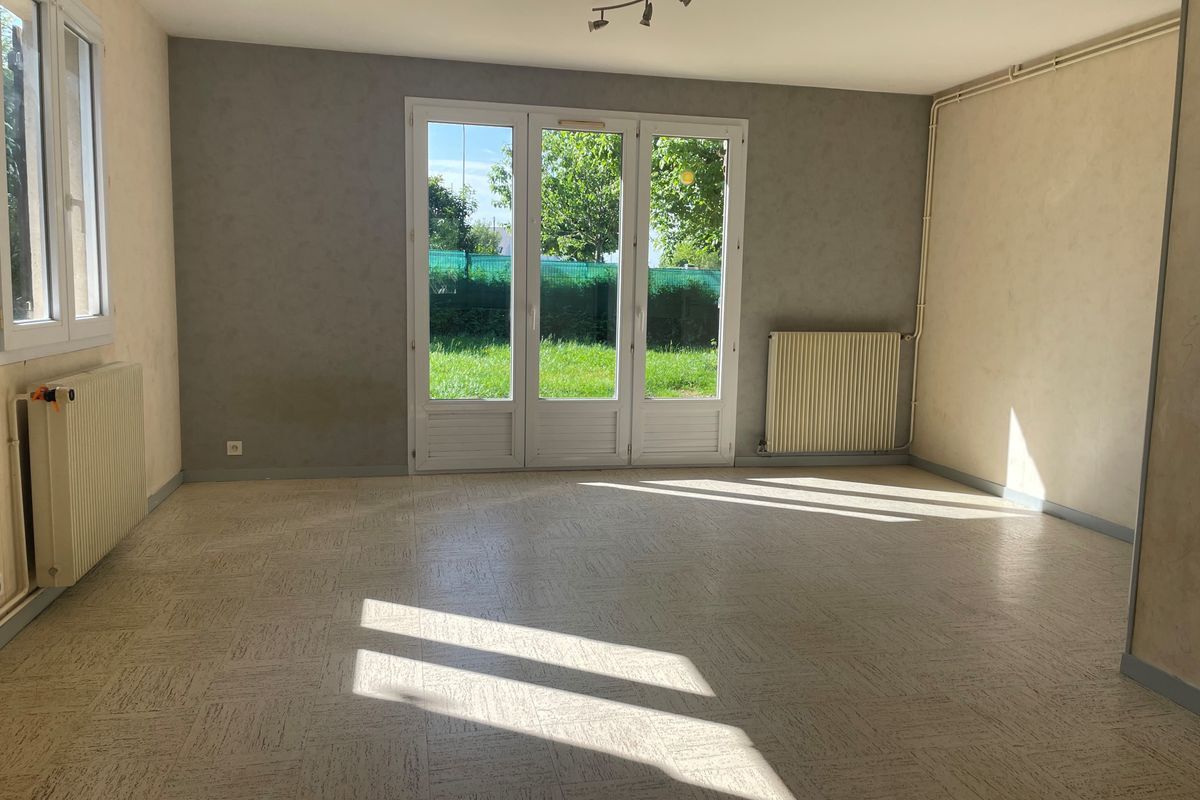 À SABLÉ-SUR-SARTHE : BELLE MAISON T5 de 86 m² environ avec garage