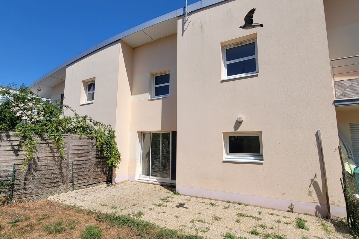 À SABLÉ SUR SARTHE : Logement atypique maison-appartement T4 de 88 m² environ