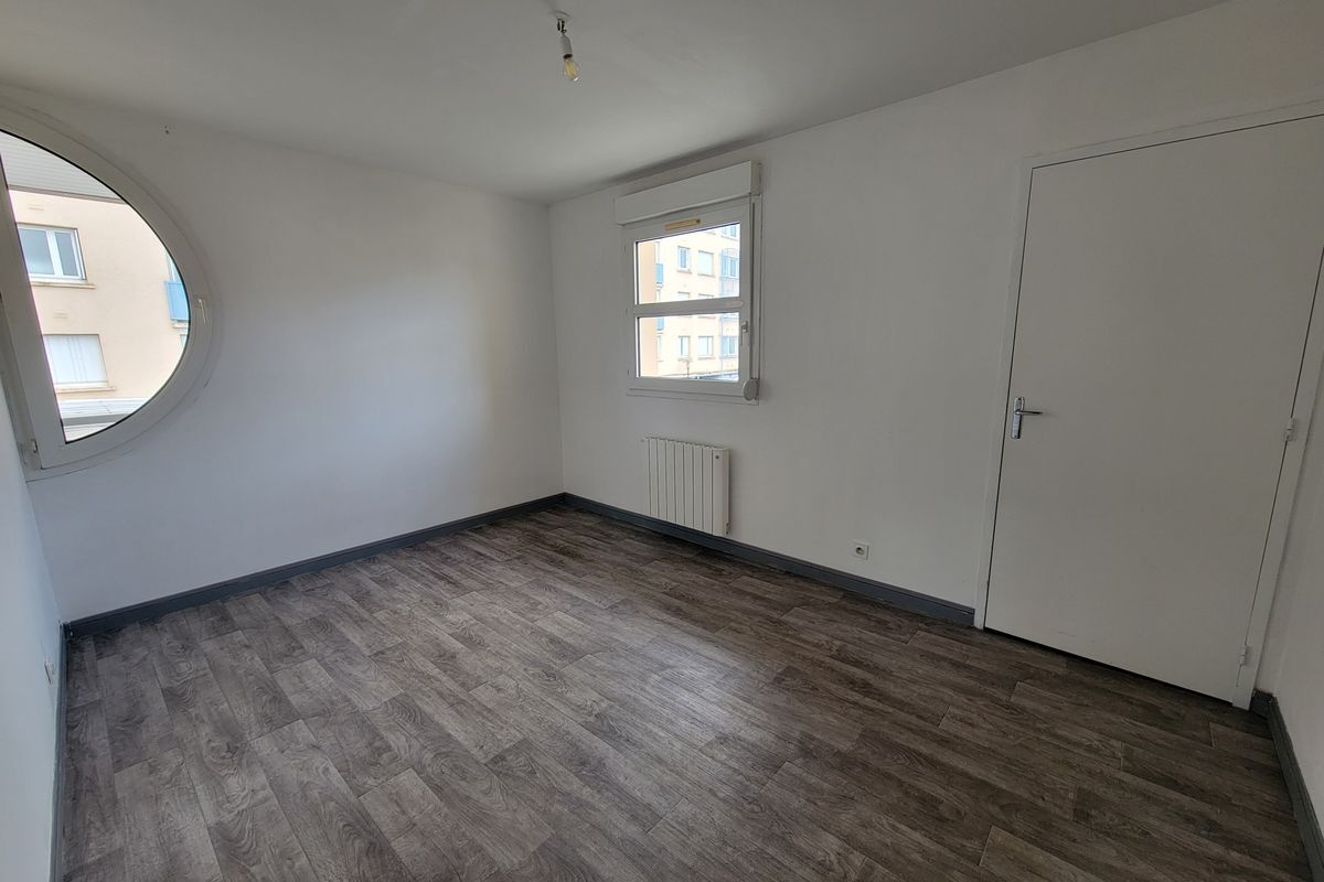 À SABLÉ SUR SARTHE - MAISON T4 AVEC GARAGE – 83.70 M² CARREZ