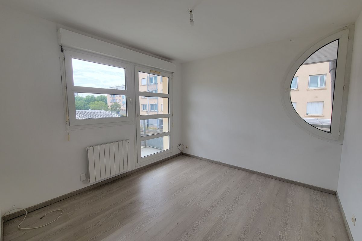 À SABLÉ SUR SARTHE - MAISON T4 AVEC GARAGE – 83.70 M² CARREZ