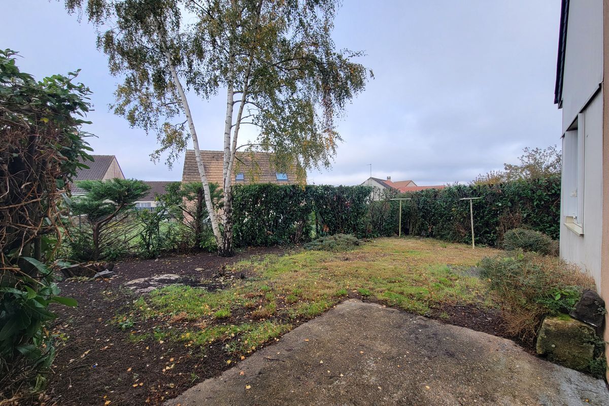 À ST CALAIS : Maison T3 de 71 m² avec un beau jardin