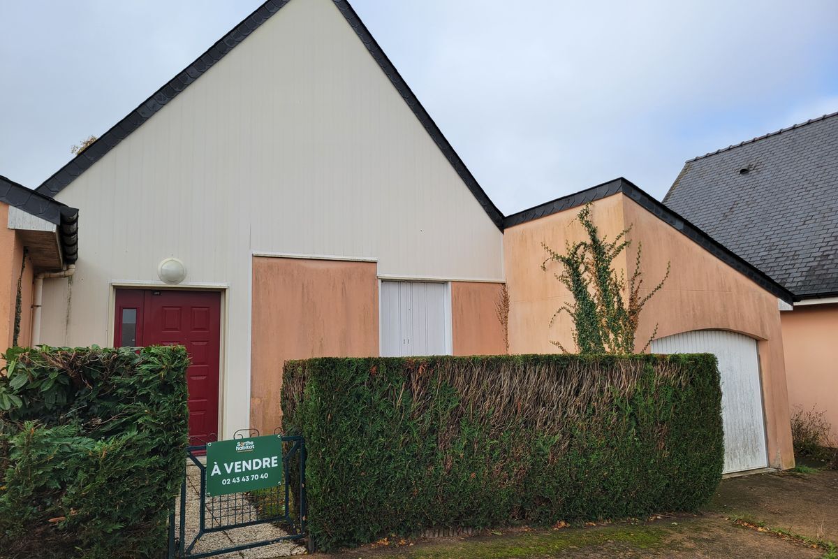 À ST CALAIS : Maison T3 de 71 m² avec un beau jardin