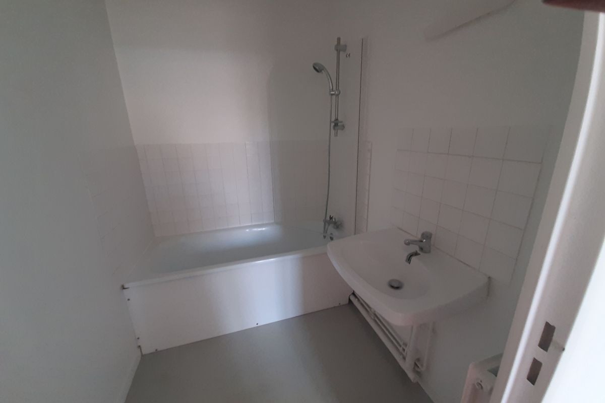 SAINT CALAIS - MAISON T2 - 55 M²