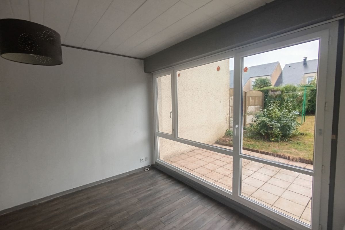 À LA FERTÉ BERNARD : Maison T5 de 88 m² environ