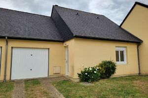 À SAINT DENIS D’ORQUES  MAISON T2 de 52 m² avec garage