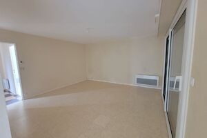 SAINT DENIS D'ORQUES - A 20 mn de SABLE SUR SARTHE  MAISON Type 2 de 52 m² environ