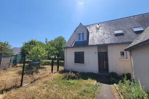 À SABLÉ-SUR-SARTHE  PAVILLON de T4 - 86 m² en parfait état avec garage